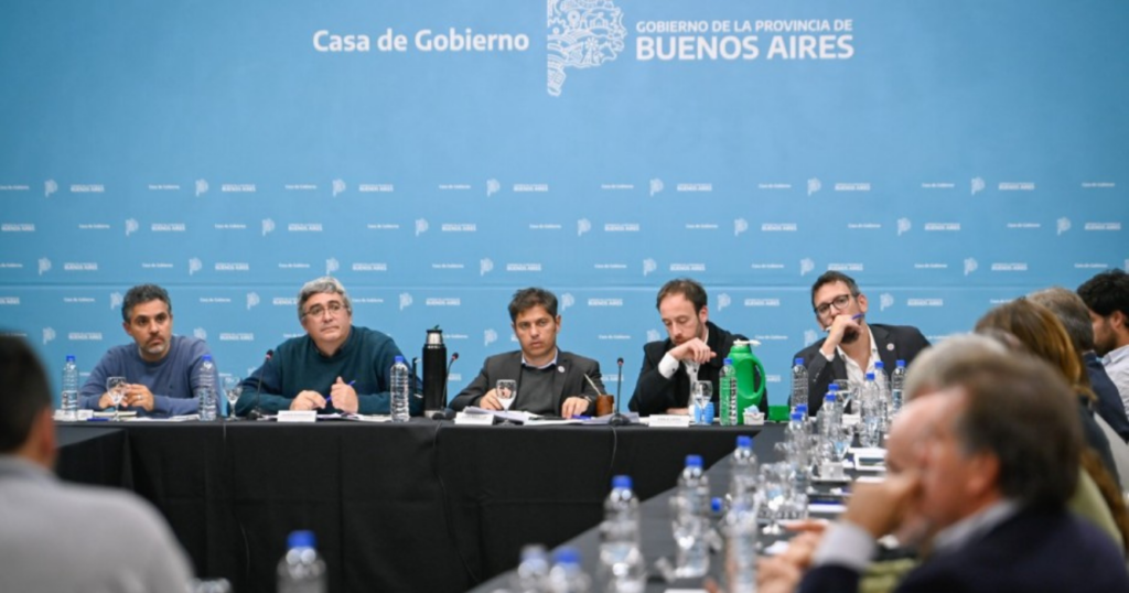 Axel Kicillof, Mesa de Enlace, Impuesto inmobiliario Rural