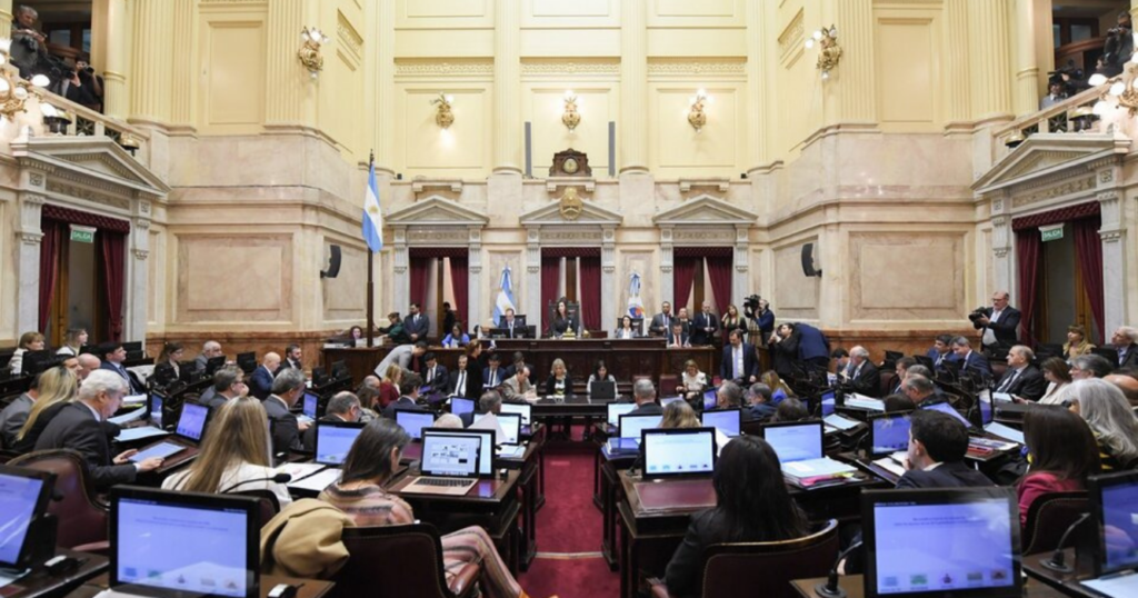 Senado, Ley Bases, Diputados, aprobó